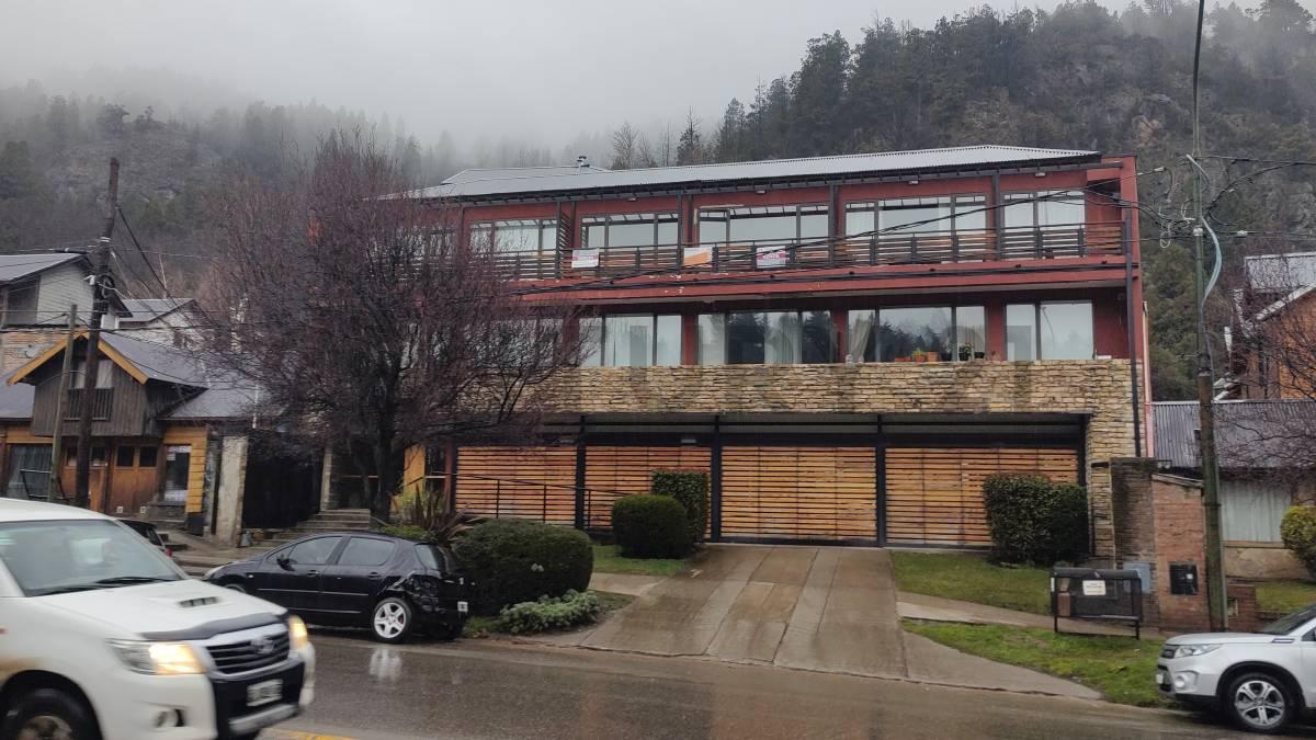 VENTA DEPARTAMENTO CENTRO SAN MARTIN DE LOS ANDES - CON COCHERA — foto 1