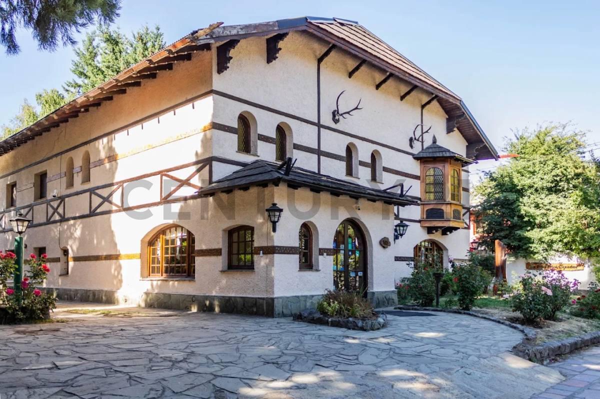 VENTA HOSTERÍA – ÍCONO DE SAN MARTÍN DE LOS ANDES FRENTE AL LAGO LÁCAR — foto 1