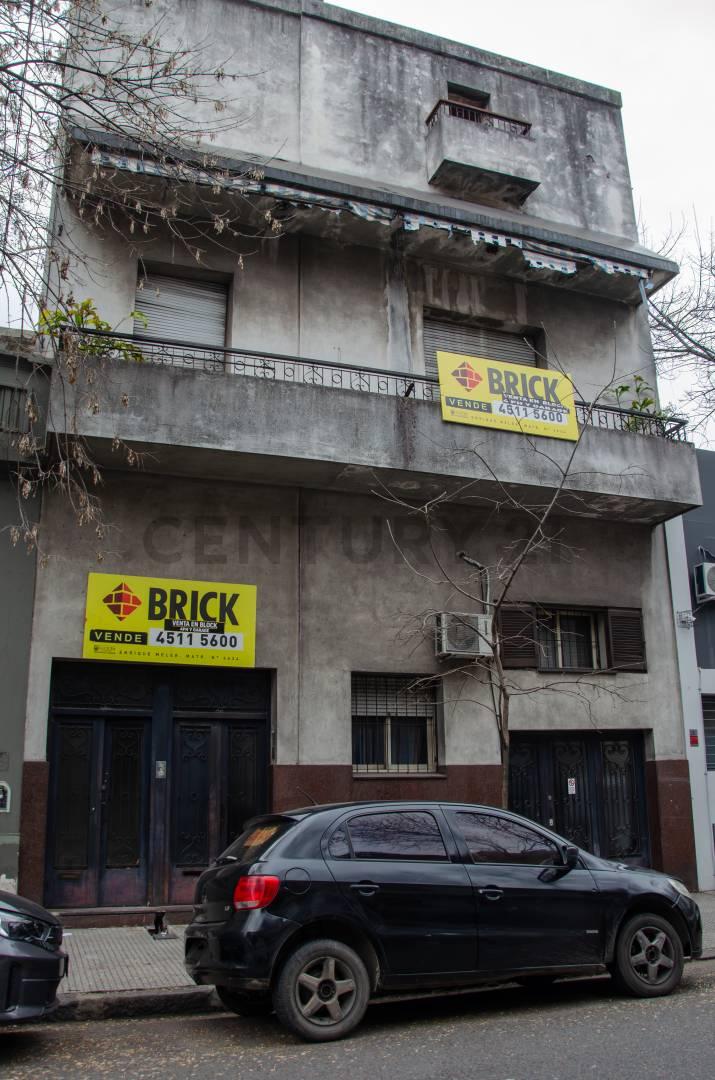 Gran Propiedad en 3 Plantas sobre Lote Propio (210 m²) – Ideal Inversión / Desarrollo / Vivienda Mul — foto 1