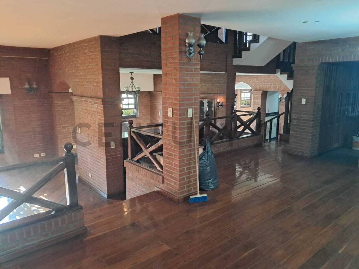 VENTA DE CASA SEIS AMBIENTES EN CIUDAD MADERO — foto 1