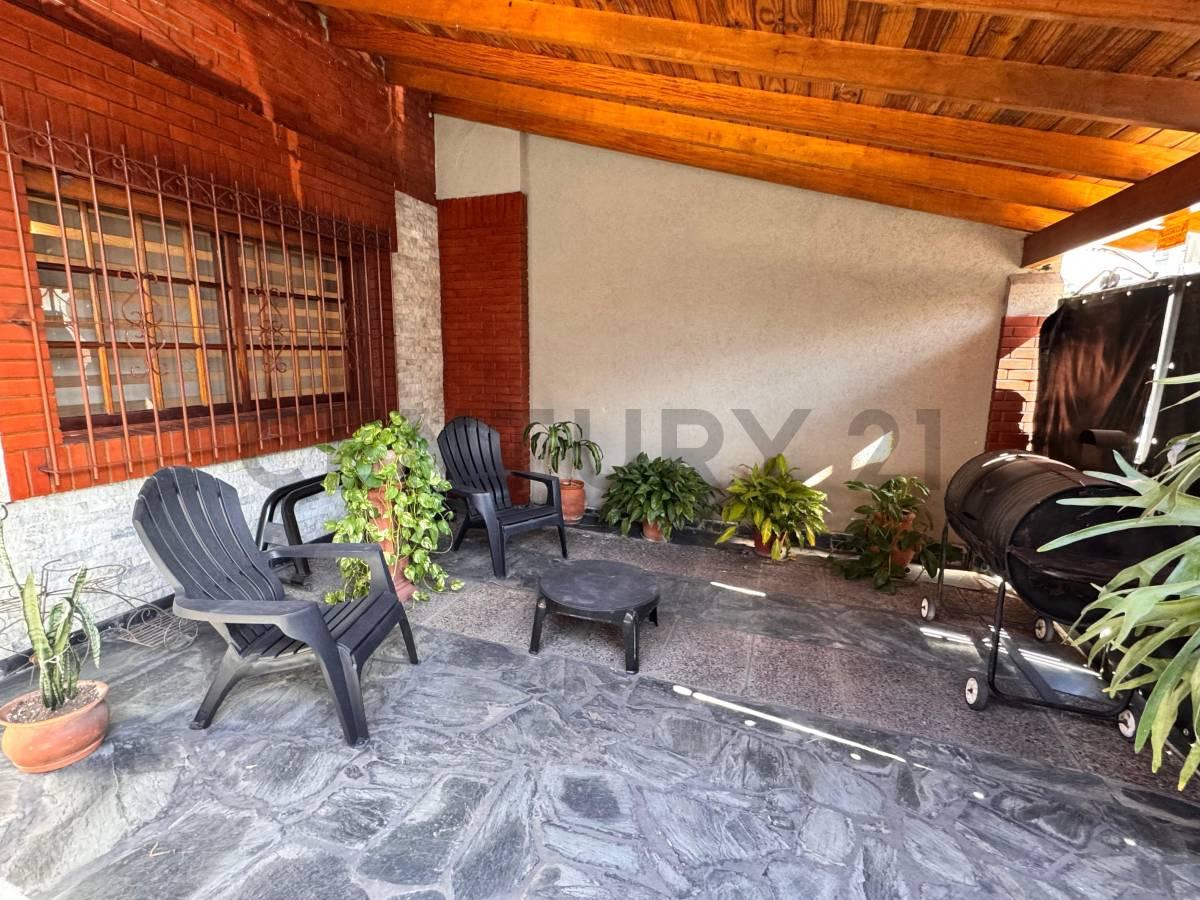 Espectacular Casa 4 ambientes con Terraza - Mnte Castro — foto 1