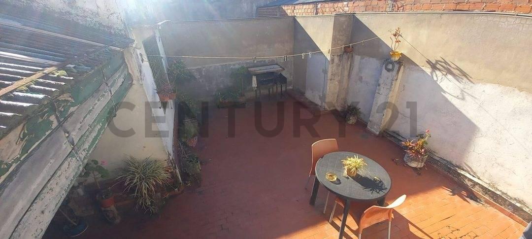 Venta PH Villa Libertad, patio y terraza. Evalúa Pemuta — foto 1
