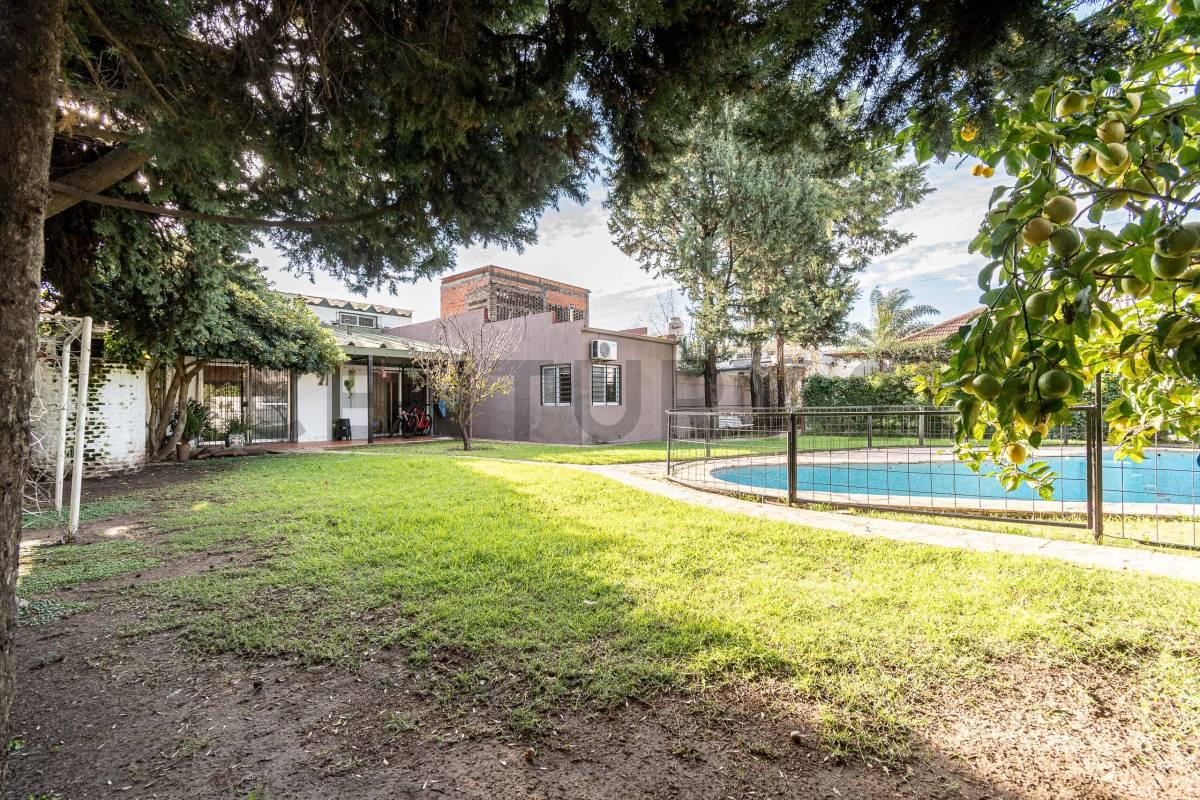 PH Tipo Casa con parque y piscina Permuta — foto 1