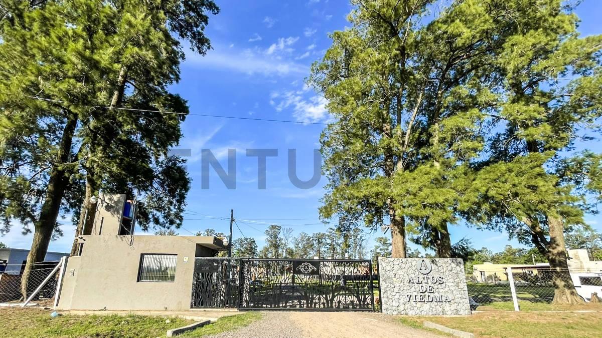 Casa Quinta en Venta en Altos de Viedma | Lote Amplio, Piscina y Entorno Natural — foto 1