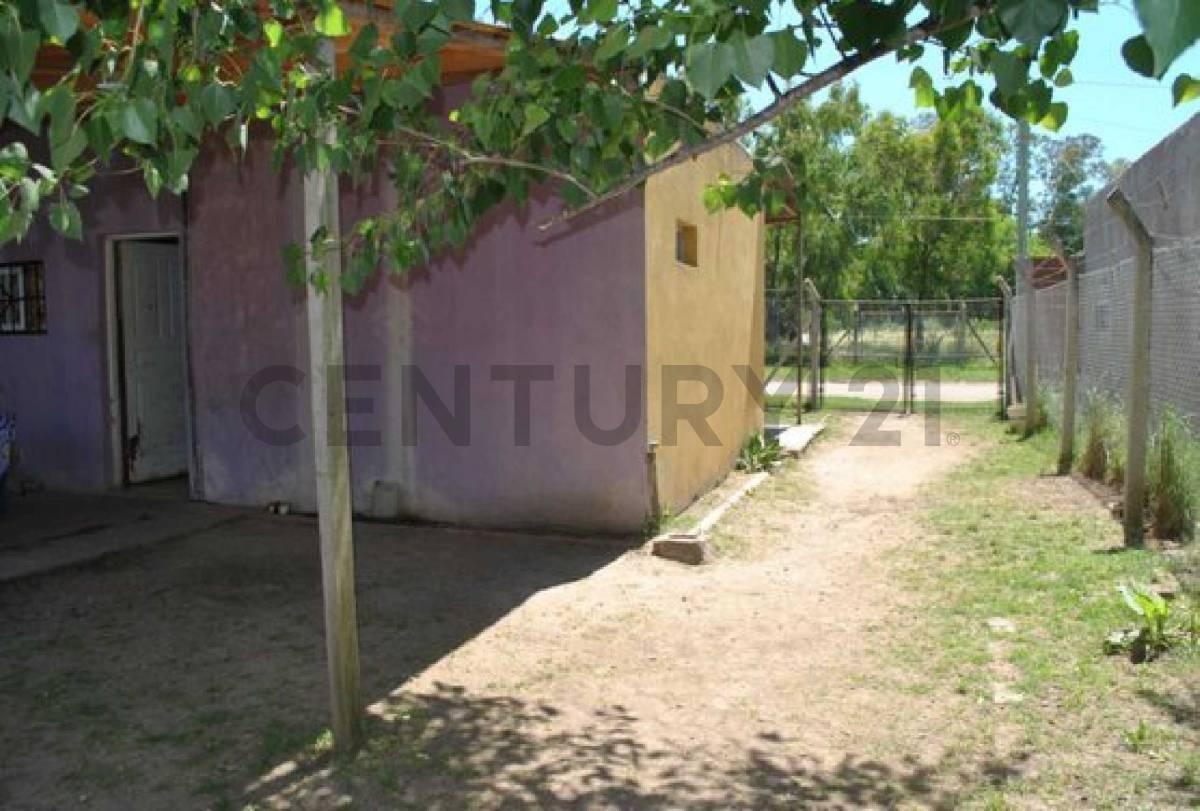 Venta casa dos ambientes sobre lote propio — foto 1