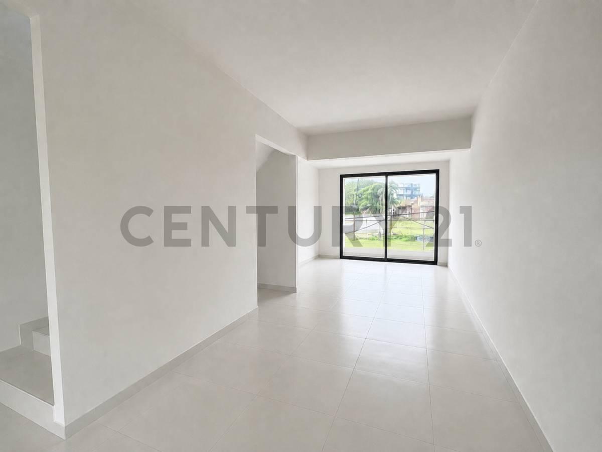 VENTA TRIPLEX 4 AMB CASEROS — foto 1