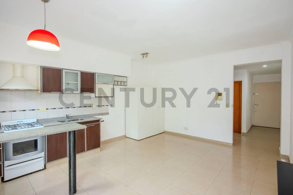 Se Vende 2 ambientes luminoso con balcón — foto 1
