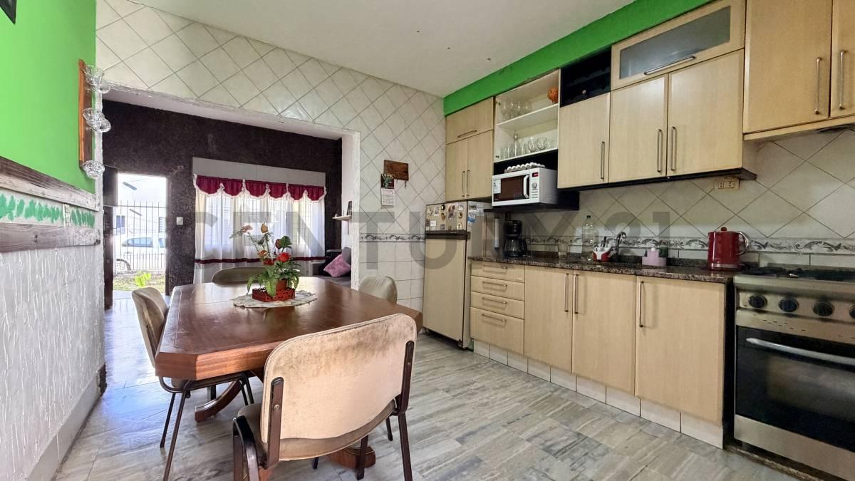 Venta Casa 3 ambientes con garage, jardín, patio y quincho – Sarandí, Avellaneda - EVALUA PERMUTA — foto 1