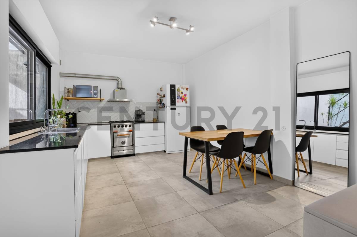 Hermoso PH 2 ambientes con Patio y Terraza Propia — foto 1