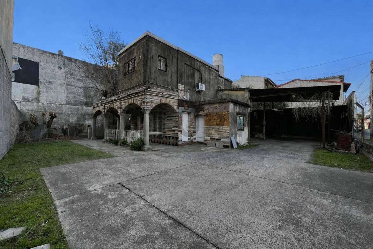 VENTA GRAN LOTE EN BERNAL OESTE 28x27 — foto 1