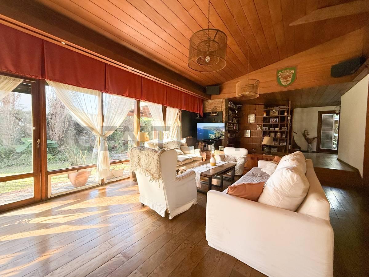 Casa en venta en Barrio con Porton, " Las Palmas ", Muñiz — foto 1