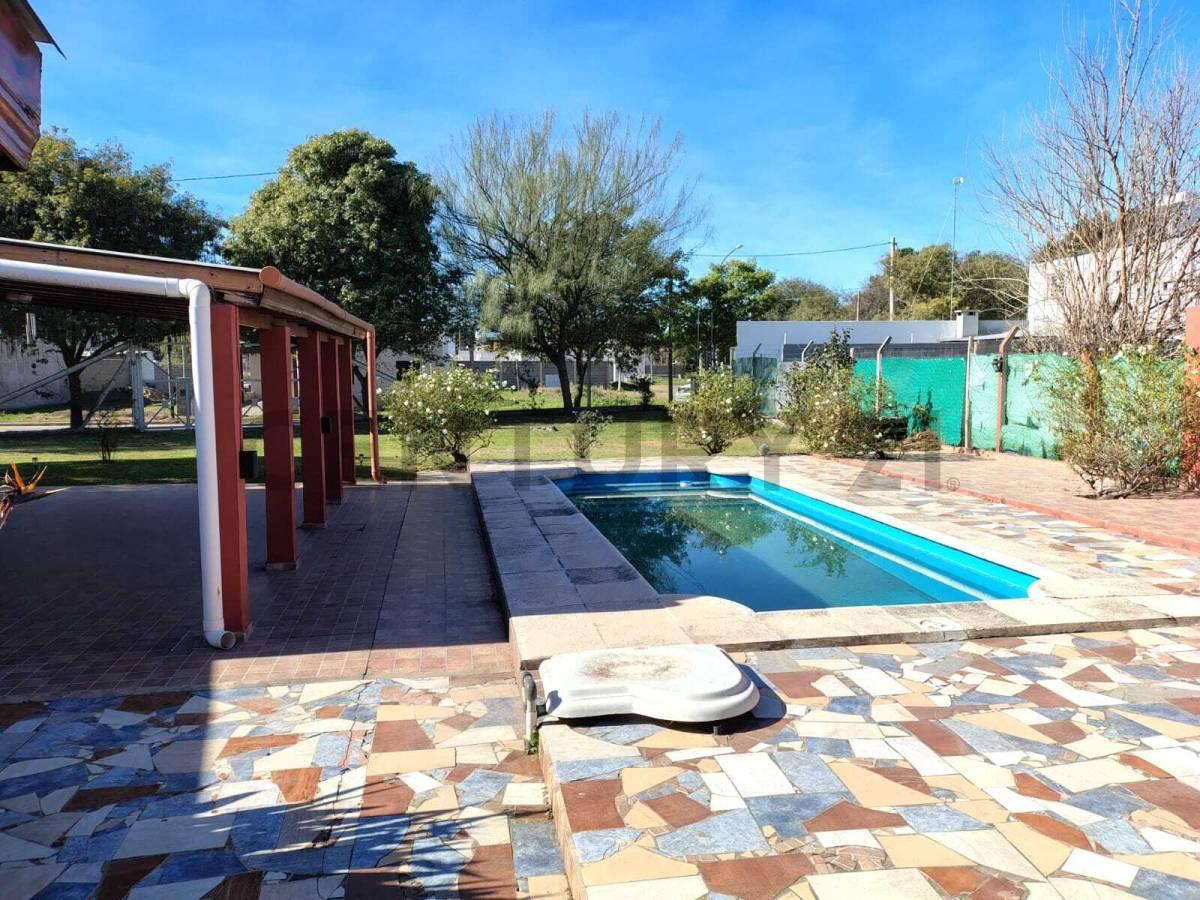 VENTA QUINCHO CON PILETA Y VESTIDOR E N B° INAUDI — foto 1
