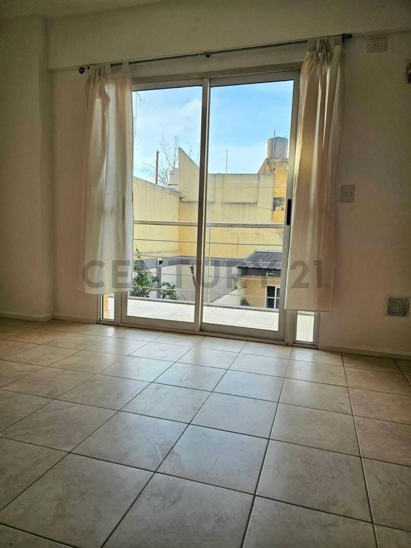 VENTA MONOAMBIENTE EN LINIERS — foto 1