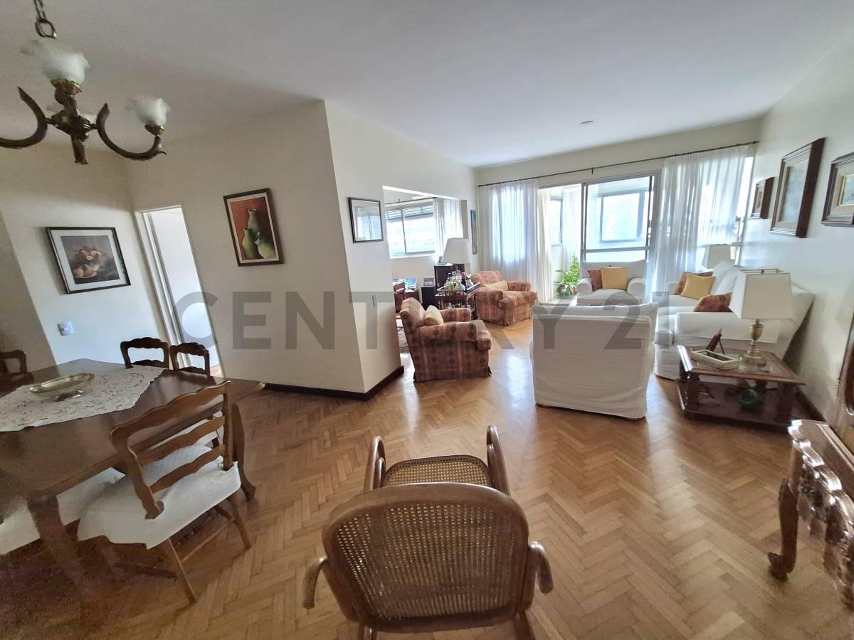 Impecable semipiso en Torre Dorrego con cochera y baulera — foto 1