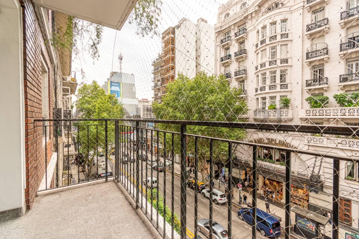 Departamento 4 ambientes con dependencia en Recoleta — foto 1