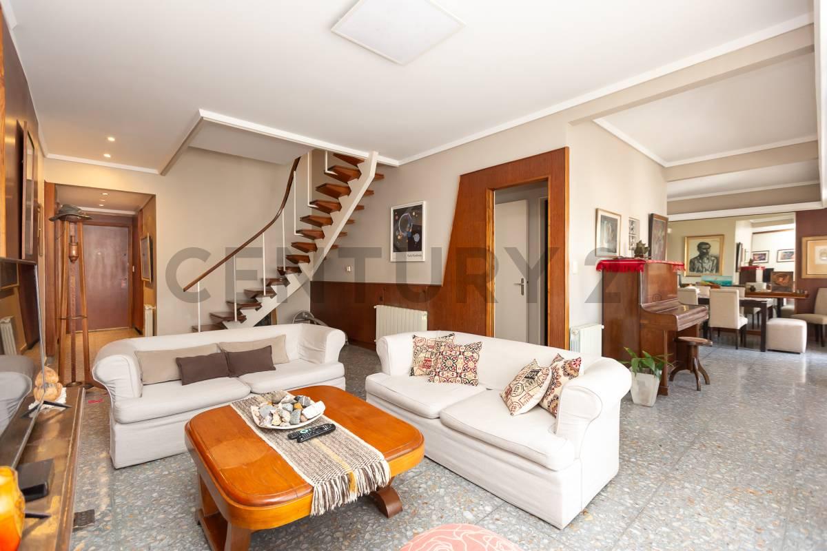 VENTA DE DÚPLEX 5 AMBIENTES CON DEPENDENCIA, 4 BALCONES Y COCHERA EN ALMAGRO — foto 1