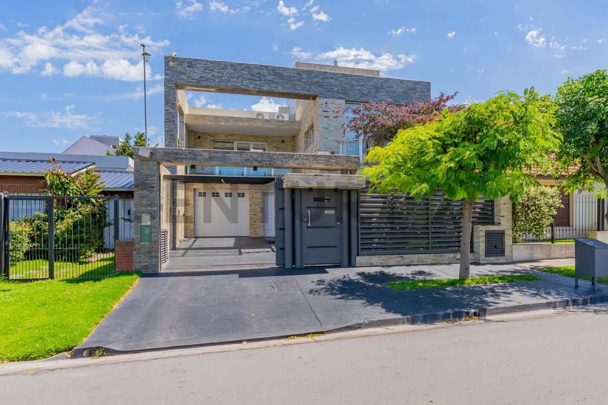 Casa de categoría, Punta Mogotes, Mar del Plata — foto 1