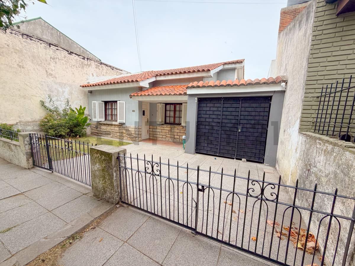 Venta casa 4 ambientes reciclada en interior con jardín, patio y garage – Mar del Plata — foto 1