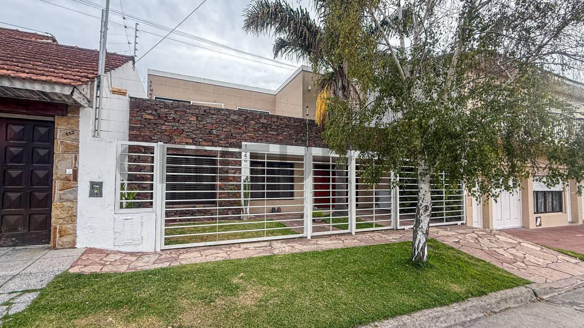 VENTA CASA 6 AMBIENTES SAN CARLOS CON PARQUE — foto 1