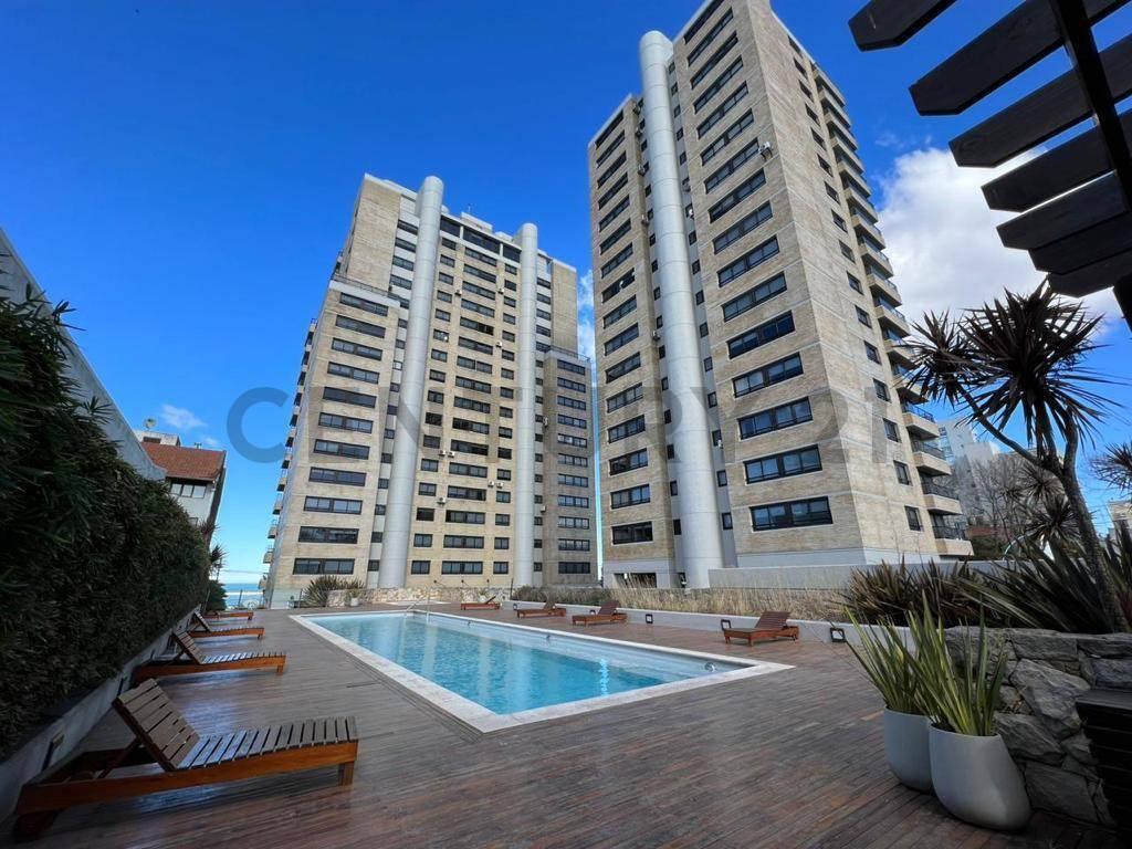 VENTA SEMIPISO 3 AMBIENTES VISTA AL MAR Y AL GOLF DE PLAYA GRANDE — foto 1