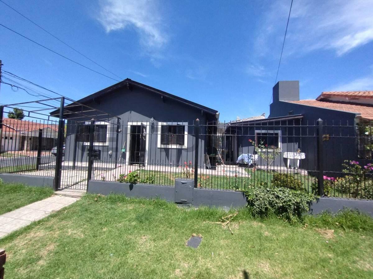 Casa 3 Ambientes en Esquina | Punta Mogotes | Con Monoambiente Independiente | A Pasos del Mar — foto 1