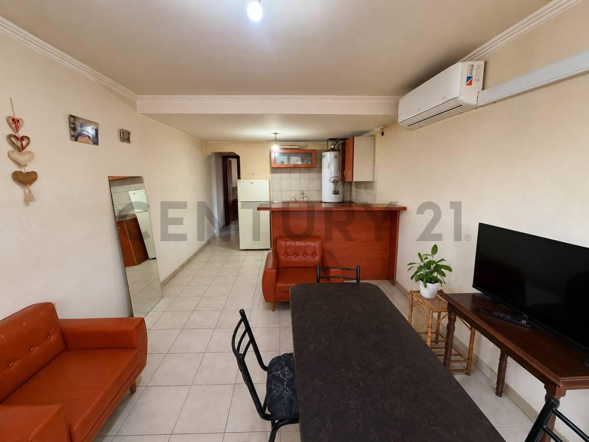 PH EN VENTA 2 AMBIENTES CHILE 900 — foto 1