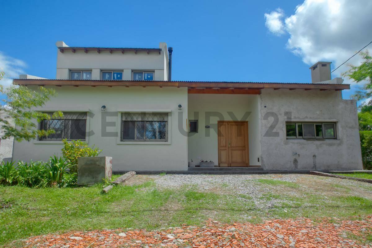 Casa en Venta en City Bell – Las Banderitas | 4 Dormitorios, Pileta y Parque — foto 1