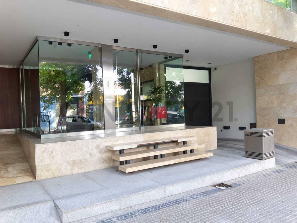 Excelente departamento de 2 dormitorios, 8º piso, excelente zona céntrica de la ciudad. — foto 1