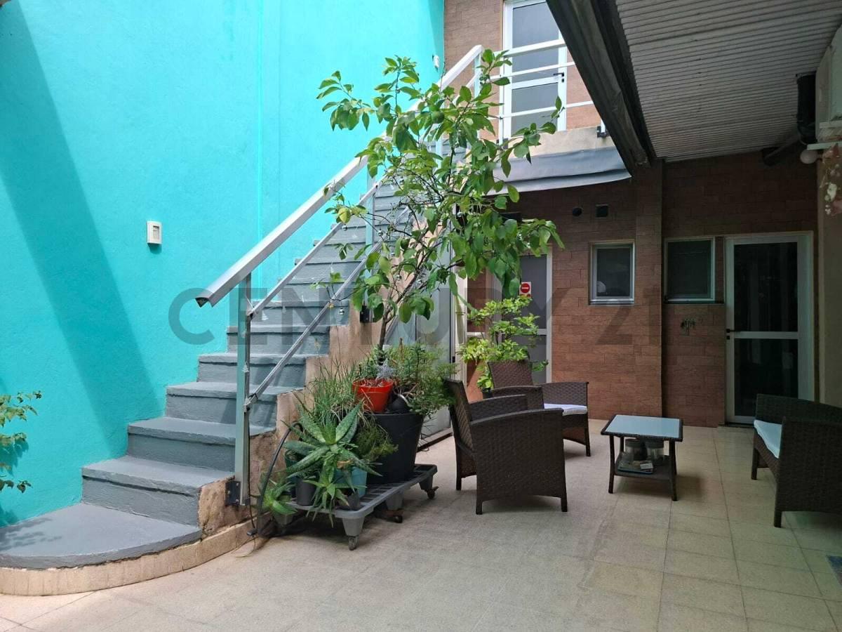 Hermosa Casa de 5 ambientes en Saavedra — foto 1