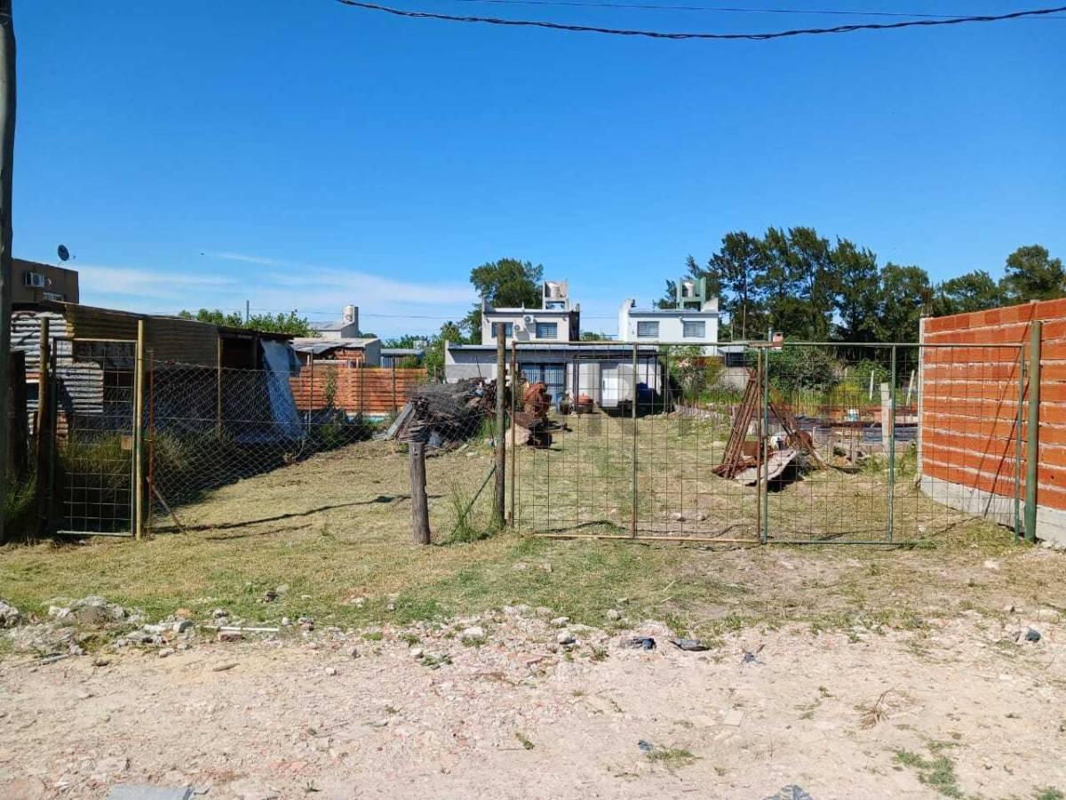 Casa en construcción en City Bell, con lote de 10x30 — foto 1