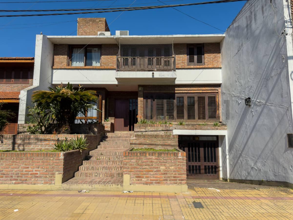 Casa en venta La Plata en Barrio norte de 4 dormitorios — foto 1