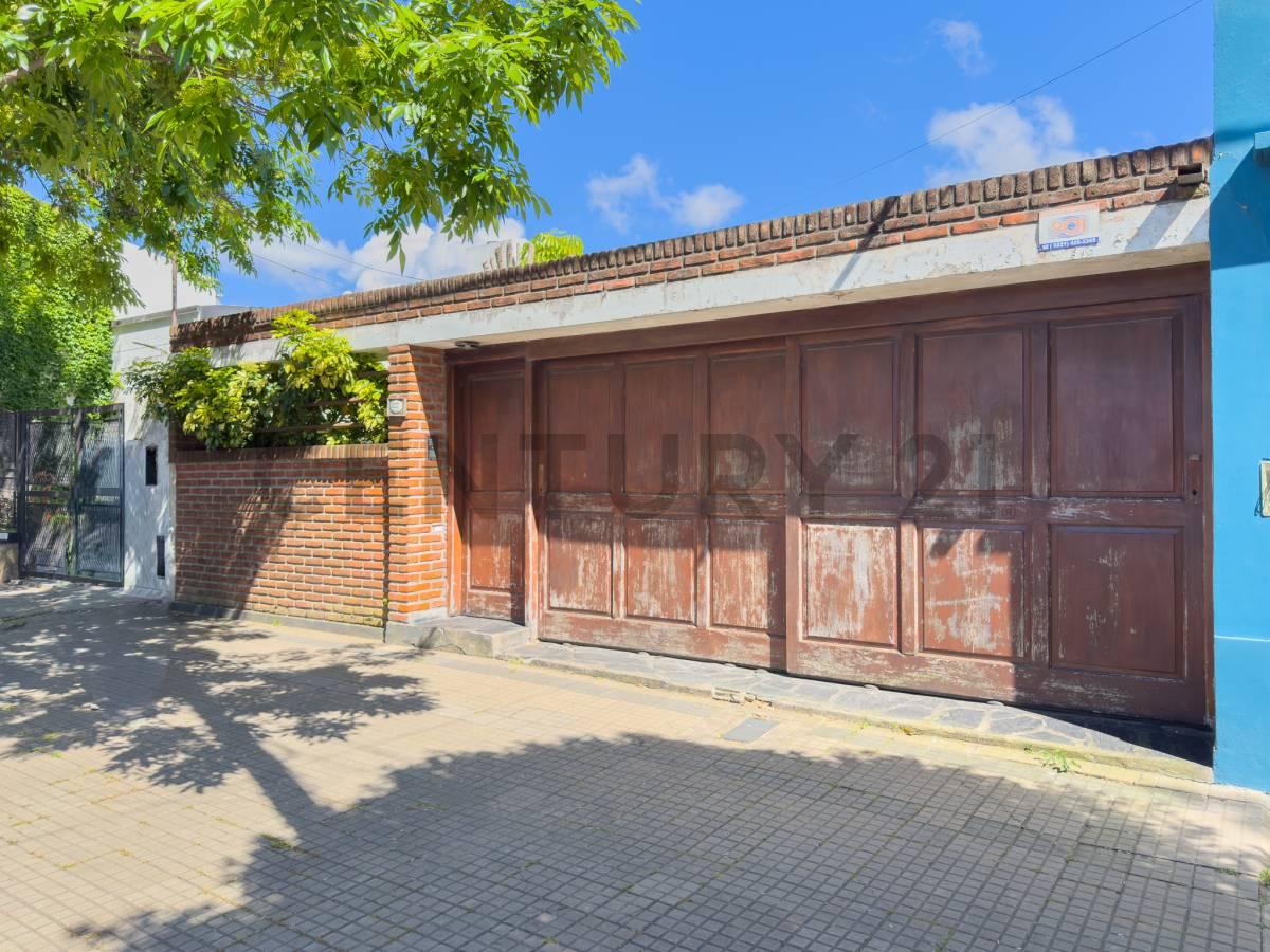 Casa en venta de 3 dormitorios en La Plata — foto 1