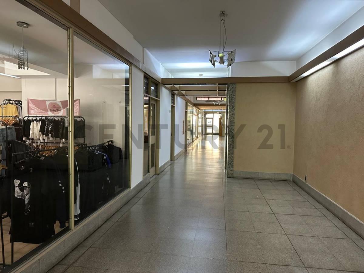 Venta de oficina / local en La Plata — foto 1