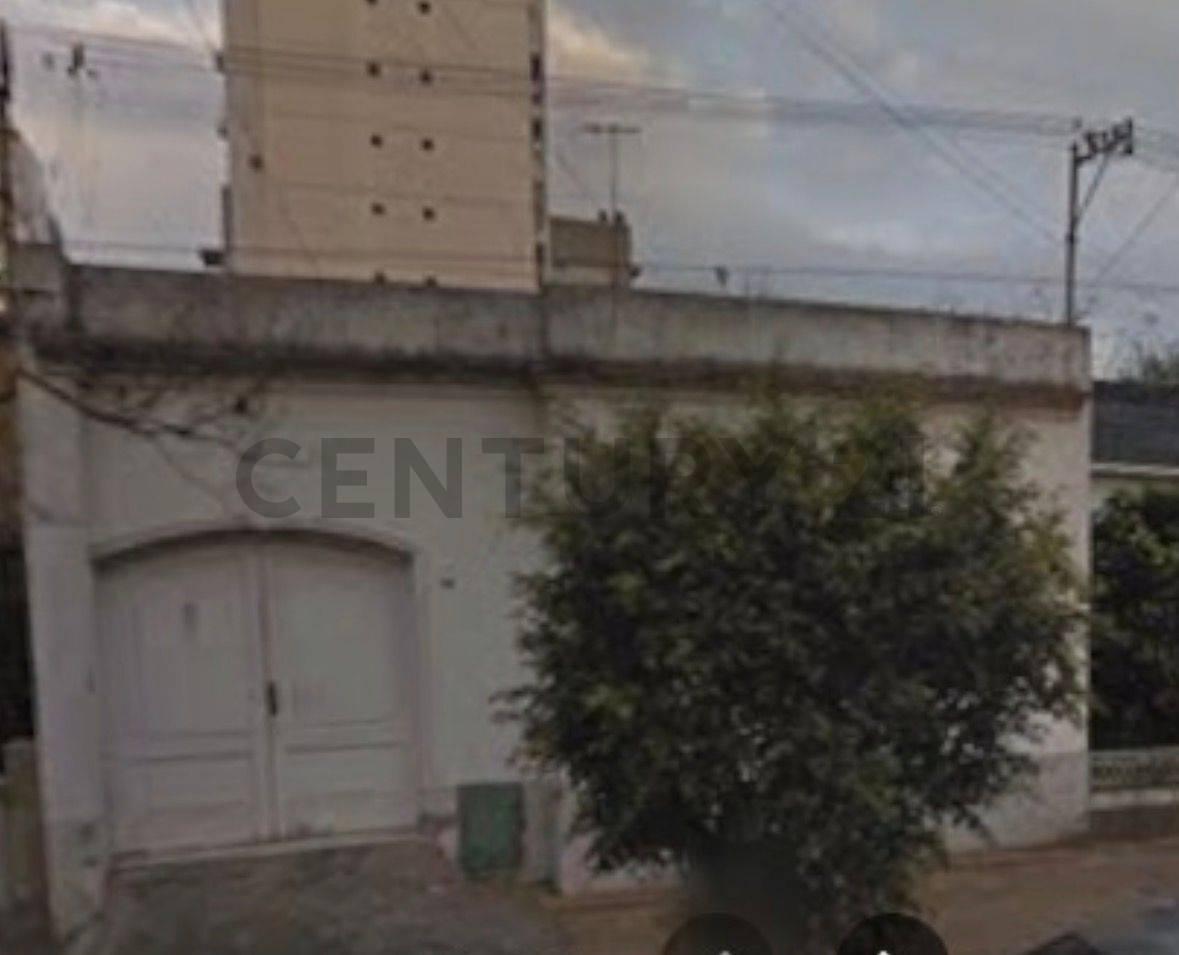 PROPIEDAD CLASICA, CON DESTINO COMERCIAL A RECICLAR sobre Lote sobre Av. 38 – Frente a la Rambla — foto 1