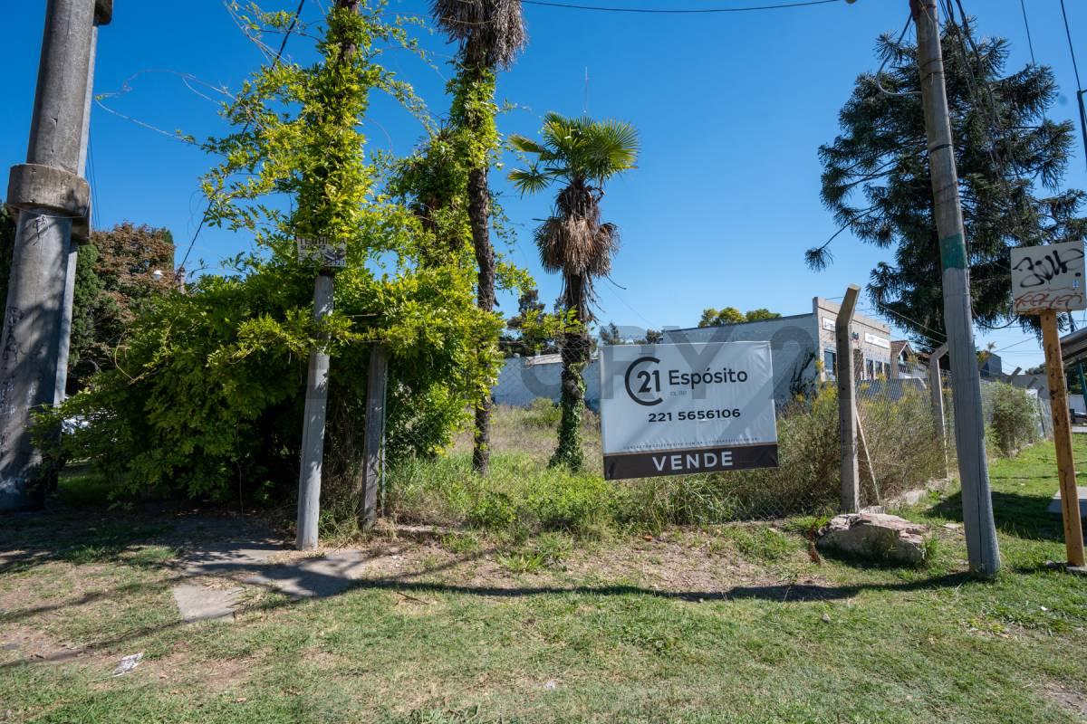 Lote en venta Gonnet ideal comercial — foto 1