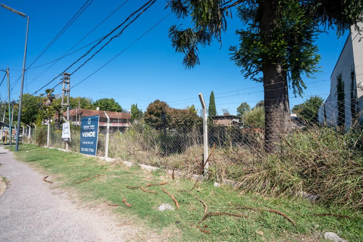 Lote en venta Gonnet ideal comercial — foto 1