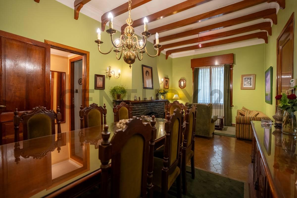 CASA EN VENTA 62 8 Y 9 LA PLATA / 4 DORMITORIOS — foto 1