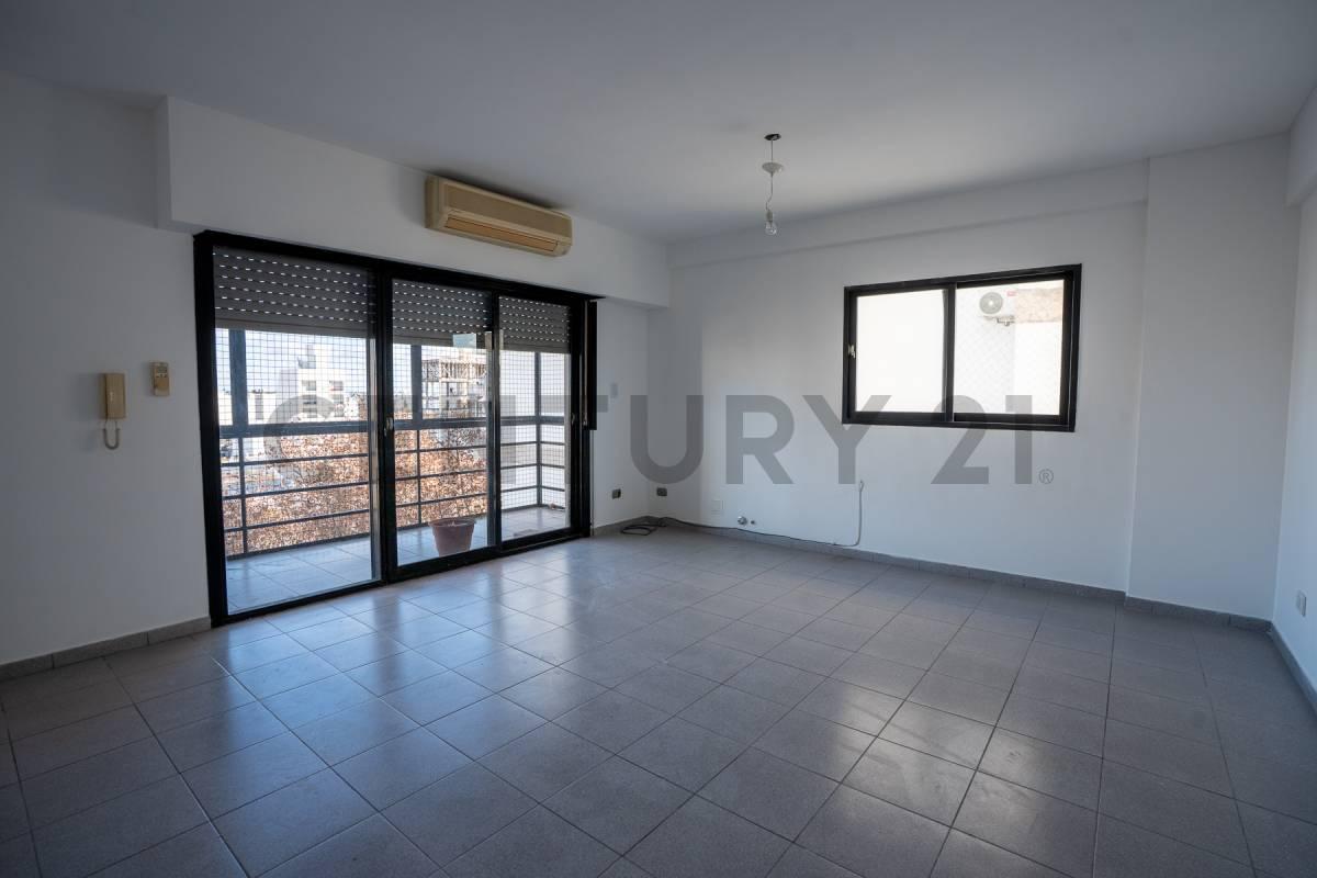 Departamento de dos dormitorios con cochera , en La Plata — foto 1