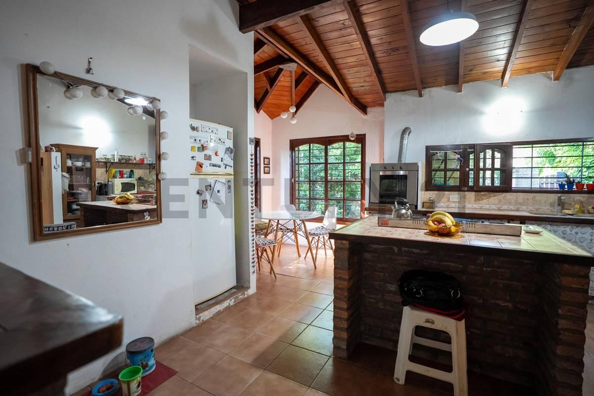 Casa en Venta con 3 dormitorios , Villa Elisa , entre caminos , Apta Crédito — foto 1