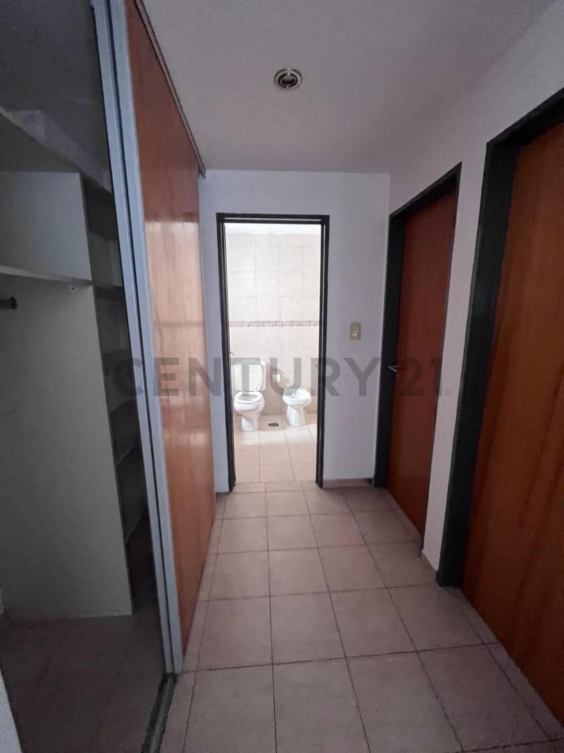 Departamento de Dos dormitorios en Alquiler en La Plata - 4 e/ 32 y 33 — foto 1
