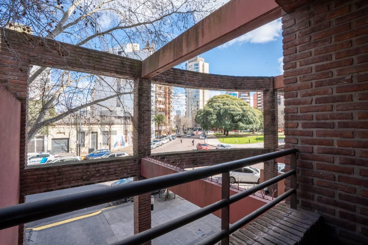 Departamento en Venta Semipiso de dos dormitorios en Plaza Paso con cochera — foto 1