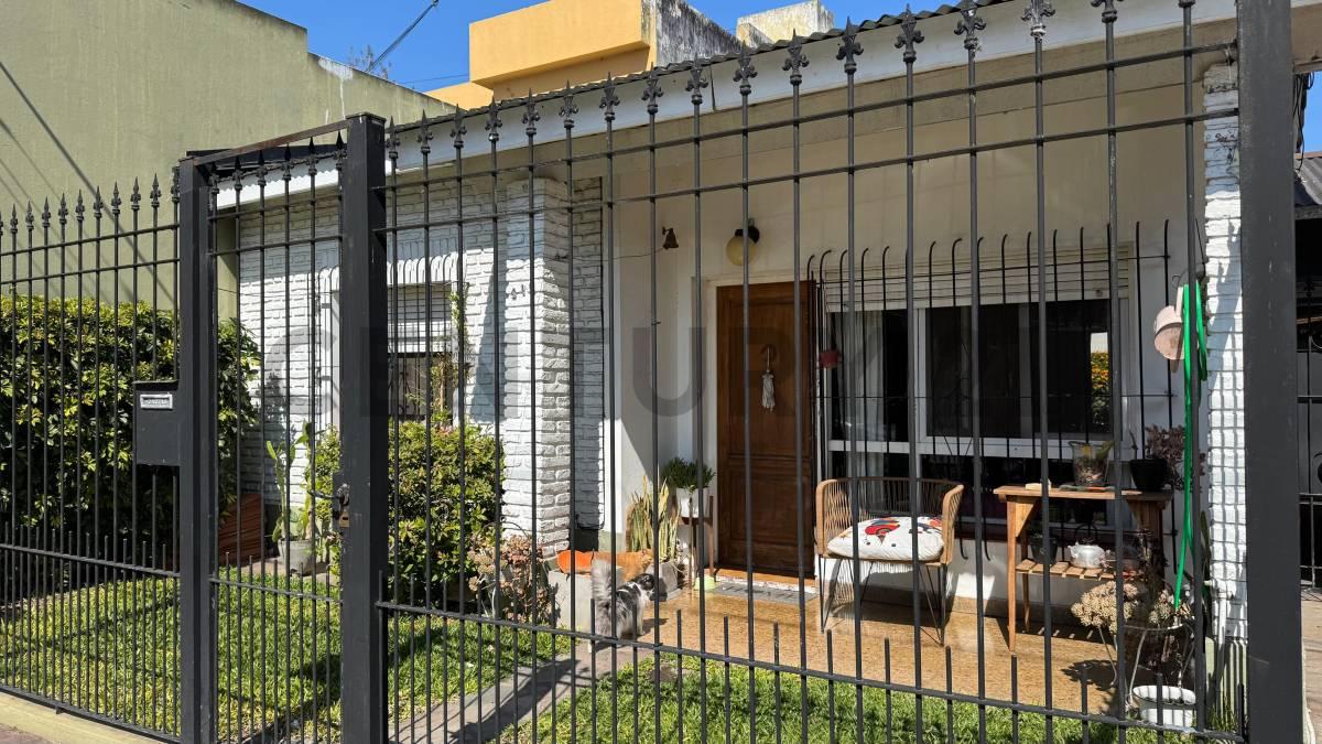 Casa en alquiler en City Bell — foto 1