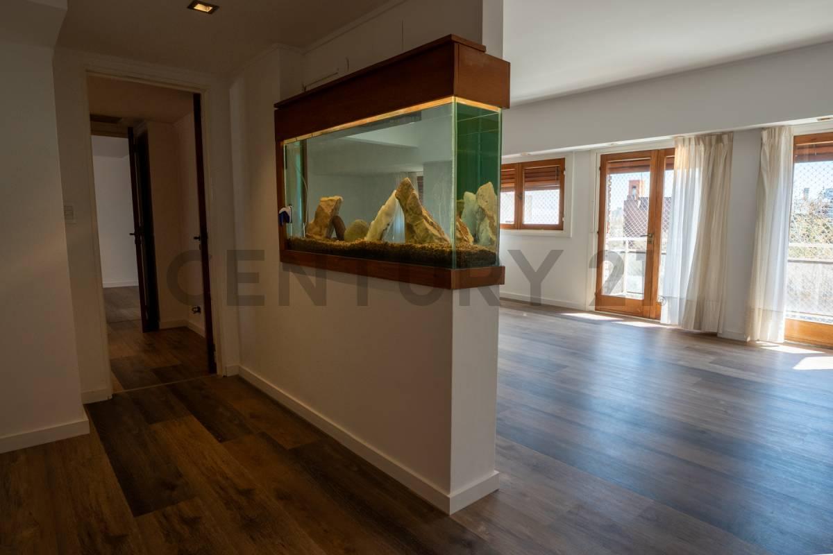 Departamento de Categoría en Venta La Plata - 3 Dormitorios y 2 Cocheras — foto 1