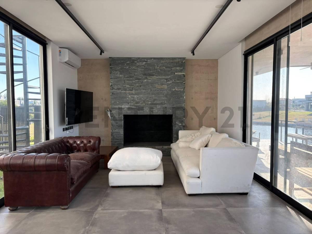 CASA VENTA 4 AMBIENTES EN DOS PLATAS A LA LAGUNA, BARRIO EL NAUDIR, ESCOBAR — foto 1