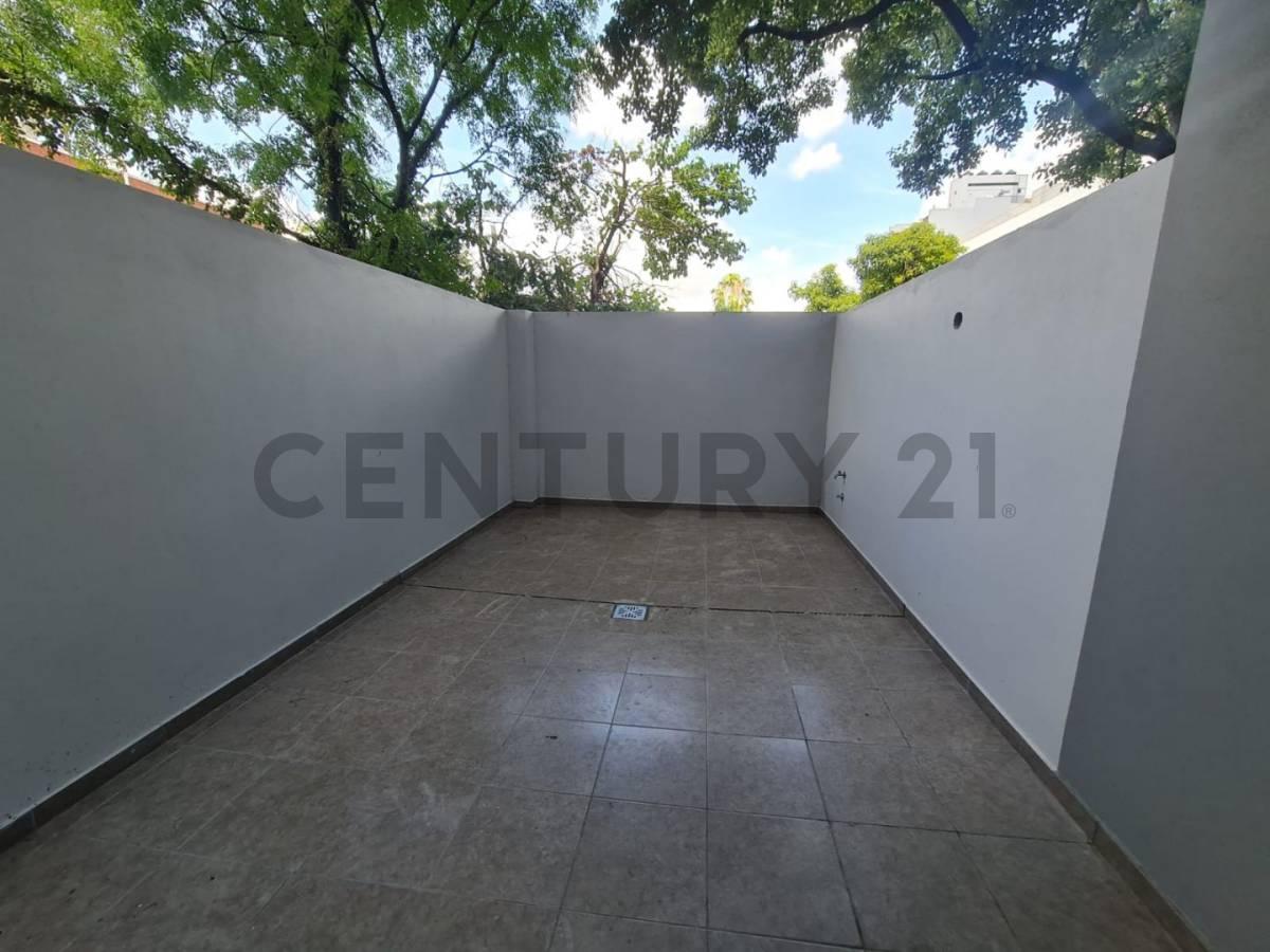 Dpto con patio en venta Villa del Parque — foto 1