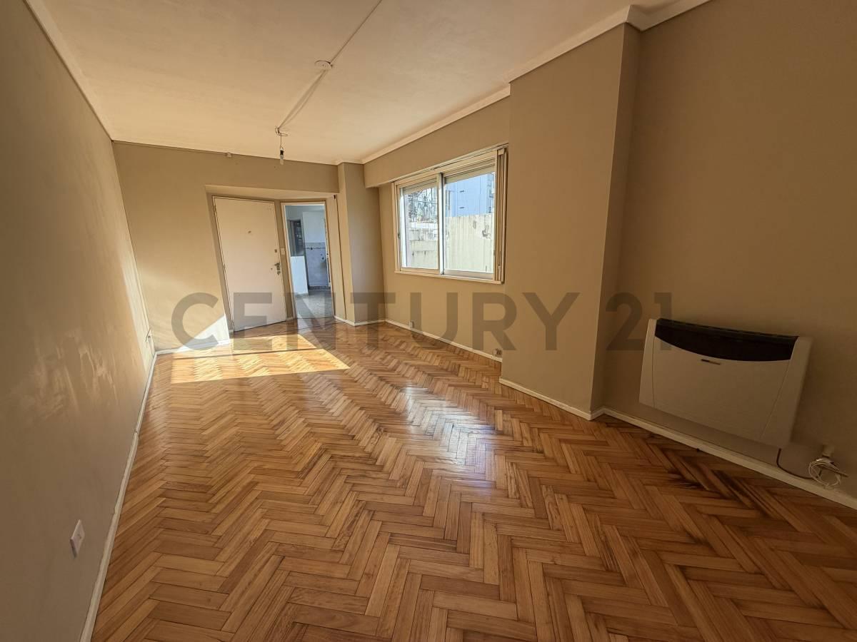 3 Amb | Patio exclusivo 182 m² con Parrilla | Cochera | Baulera | Apto Crédito | Caballito — foto 1