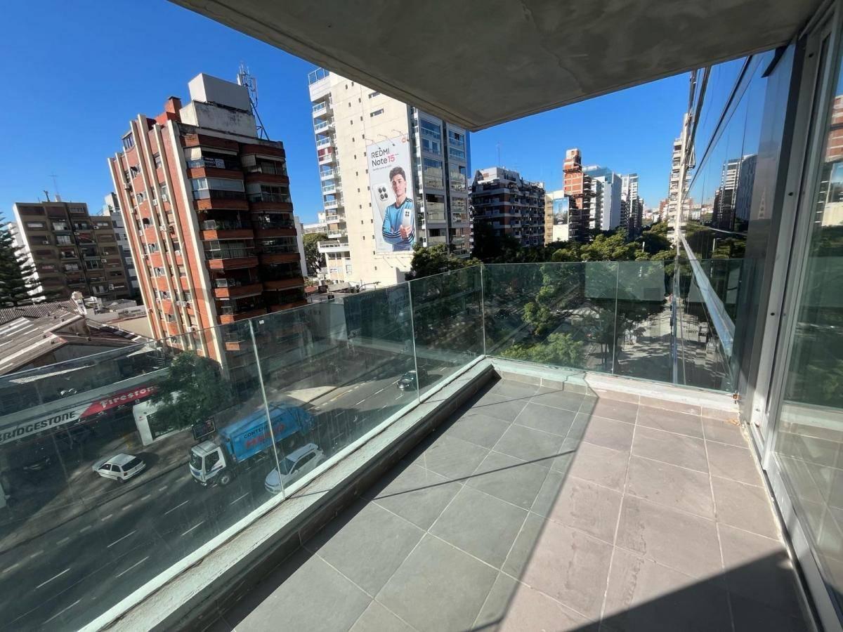 VENTA MONOAMBIENTE PISO 5 MUY LUMINOSO DE 43 METROS FRENTE AV LIBERTADOR — foto 1