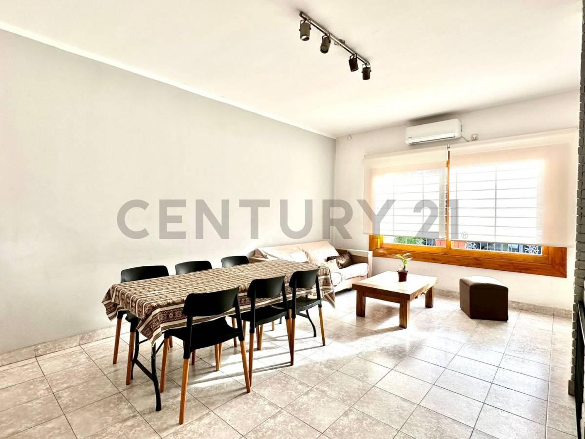 CASA 3 AMBIENTE VENTA CASTELAR NORTE APTA CREDITO — foto 1