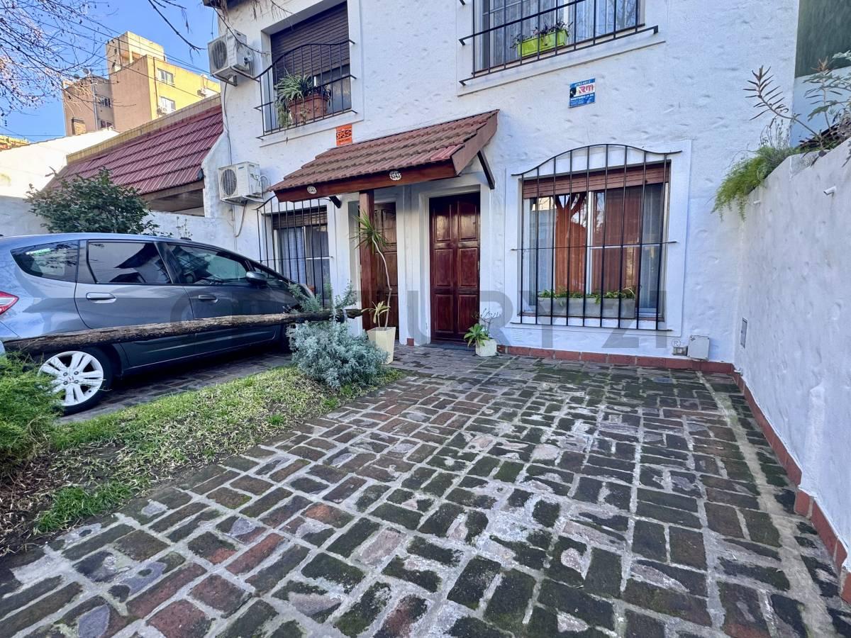 DUPLEX 4 AMBIENTES CON COCHERA EN VENTA EN CENTRO DE CASEROS — foto 1