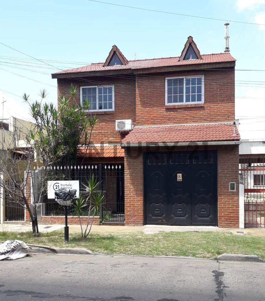 VENTA CASA 4 AMBIENTES CASEROS PARRILLA PILETA — foto 1